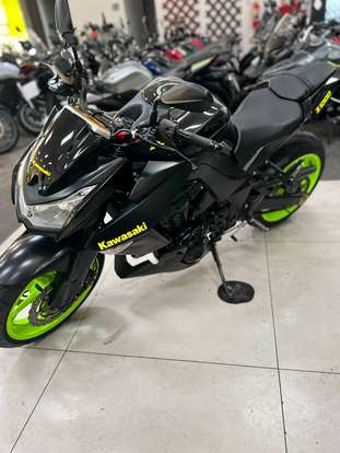 KAWASAKI-Z1000 KAWASAKI-Z1000-2010
