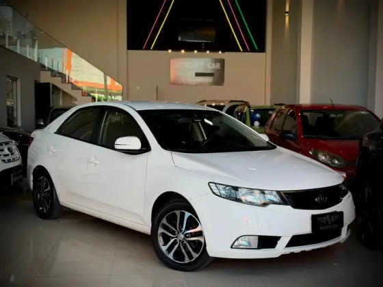 KIA CERATO 1.6 EX3 SEDAN 16V GASOLINA 4P AUTOMÁTICO KIA CERATO 1.6 EX3 SEDAN 16V GASOLINA 4P AUTOMÁTICO