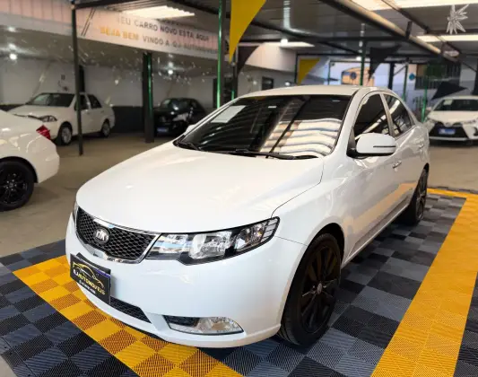 KIA CERATO 1.6 SX3 16V GASOLINA 4P AUTOMÁTICO KIA CERATO 1.6 SX3 16V GASOLINA 4P AUTOMÁTICO