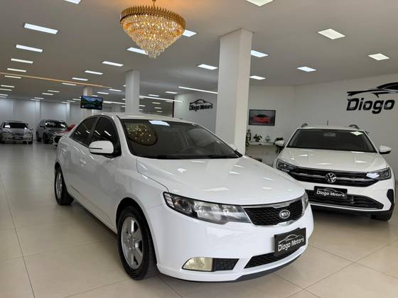 KIA CERATO 1.6 EX3 SEDAN 16V GASOLINA 4P MANUAL