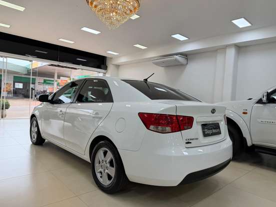 KIA-CERATO-1.6 EX3 SEDAN 16V GASOLINA 4P MANUAL KIA-CERATO-2011