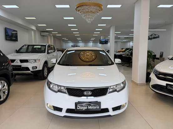 KIA-CERATO-1.6 EX3 SEDAN 16V GASOLINA 4P MANUAL KIA-CERATO-2011