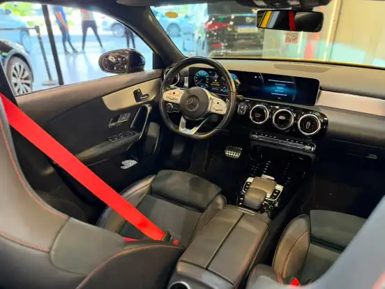 MERCEDES-BENZ-A 35 AMG-2019
