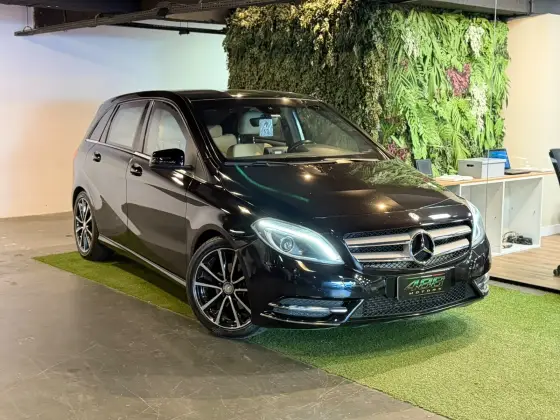 MERCEDES-BENZ B 200 1.6 SPORT TURBO GASOLINA 4P AUTOMÁTICO MERCEDES-BENZ B 200 1.6 SPORT TURBO GASOLINA 4P AUTOMÁTICO