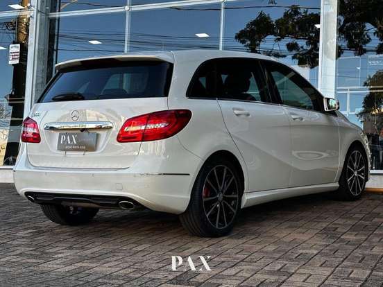 MERCEDES-BENZ-B 200-1.6 SPORT TURBO GASOLINA 4P AUTOMÁTICO MERCEDES-BENZ-B 200-2014