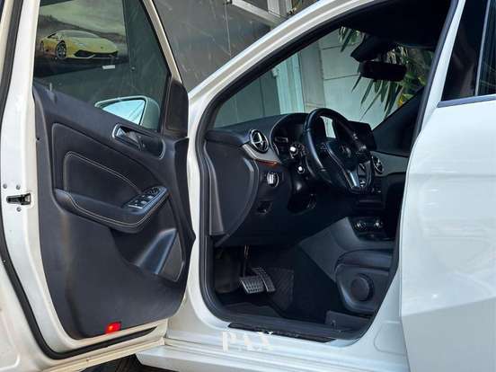 MERCEDES-BENZ-B 200-1.6 SPORT TURBO GASOLINA 4P AUTOMÁTICO MERCEDES-BENZ-B 200-2014