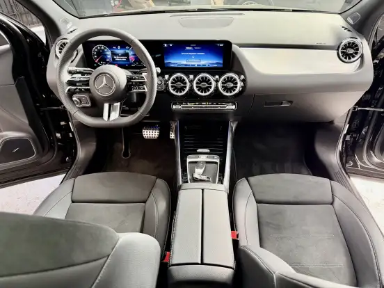 MERCEDES-BENZ-GLA 200-2026