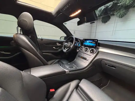 MERCEDES-BENZ-GLC 300-2020