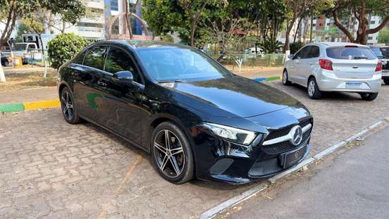 MERCEDES-BENZ-A 200-2019