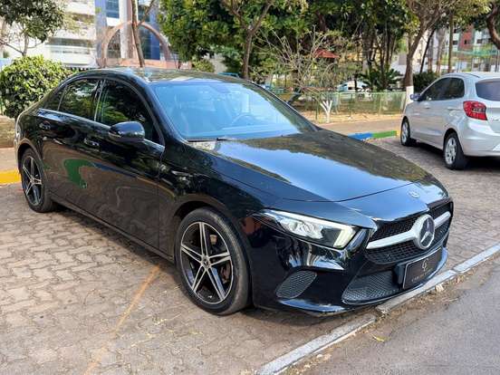MERCEDES-BENZ-A 200-1.3 CGI GASOLINA STYLE SEDAN 7G-DCT MERCEDES-BENZ-A 200-2019