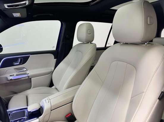 MERCEDES-BENZ-GLB 200-2020