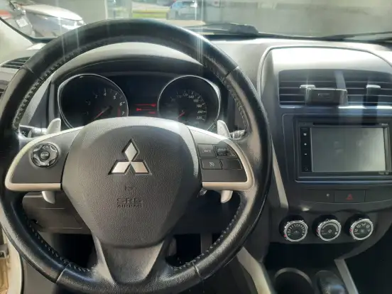 MITSUBISHI-ASX-2015