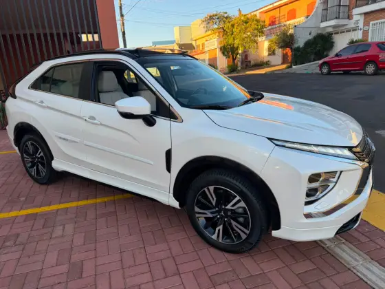 MITSUBISHI ECLIPSE CROSS 1.5 MIVEC TURBO GASOLINA HPE-S S-AWC CVT MITSUBISHI ECLIPSE CROSS 1.5 MIVEC TURBO GASOLINA HPE-S S-AWC CVT