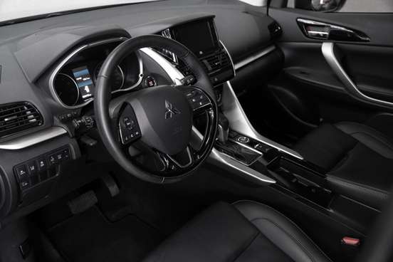 MITSUBISHI-ECLIPSE CROSS-2024
