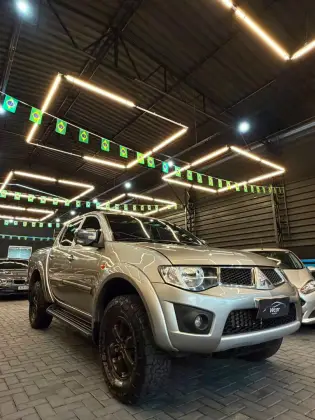 MITSUBISHI L200 TRITON 3.2 HPE 4X4 CD 16V TURBO INTERCOOLER DIESEL 4P AUTOMÁTICO MITSUBISHI L200 TRITON 3.2 HPE 4X4 CD 16V TURBO INTERCOOLER DIESEL 4P AUTOMÁTICO