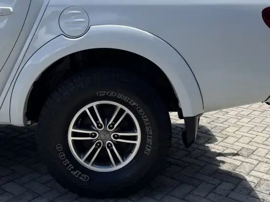 MITSUBISHI-L200 TRITON-3.2 HPE 4X4 CD 16V TURBO INTERCOOLER DIESEL 4P AUTOMÁTICO MITSUBISHI-L200 TRITON-2014
