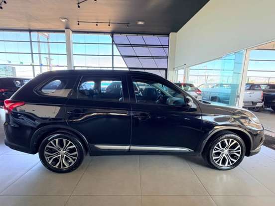 MITSUBISHI-OUTLANDER-2.0 16V GASOLINA 4P AUTOMÁTICO MITSUBISHI-OUTLANDER-2016