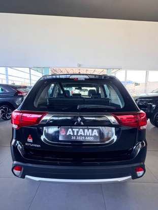 MITSUBISHI-OUTLANDER-2016