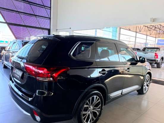 MITSUBISHI-OUTLANDER-2.0 16V GASOLINA 4P AUTOMÁTICO MITSUBISHI-OUTLANDER-2016