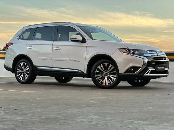 MITSUBISHI OUTLANDER 2.2 MIVEC DI-D DIESEL HPE-S AWD AUTOMÁTICO