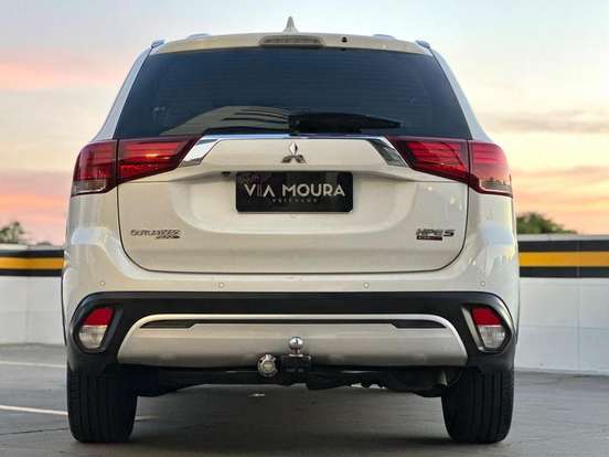 MITSUBISHI-OUTLANDER-2.2 MIVEC DI-D DIESEL HPE-S AWD AUTOMÁTICO MITSUBISHI-OUTLANDER-2020
