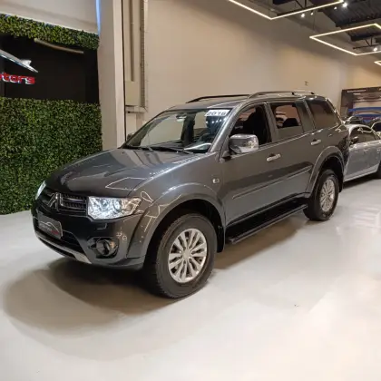 MITSUBISHI PAJERO 3.5 HPE 4X4 7 LUGARES V6 24V FLEX 4P AUTOMÁTICO MITSUBISHI PAJERO 3.5 HPE 4X4 7 LUGARES V6 24V FLEX 4P AUTOMÁTICO