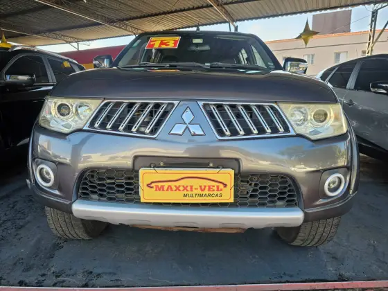 MITSUBISHI PAJERO DAKAR 3.5 HPE 7 LUGARES 4X4 V6 24V FLEX 4P AUTOMÁTICO