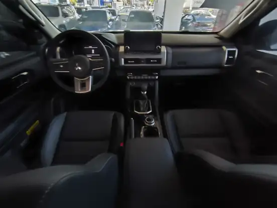 MITSUBISHI-TRITON-2.4 BITURBO DIESEL CD HPE-S 4X4 AUTOMÁTICO MITSUBISHI-TRITON-2025