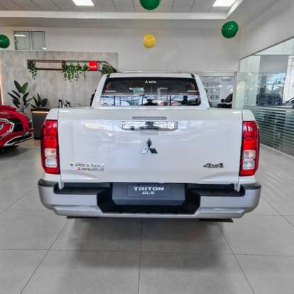 MITSUBISHI-TRITON-2026