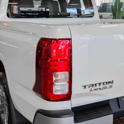 MITSUBISHI-TRITON-2026