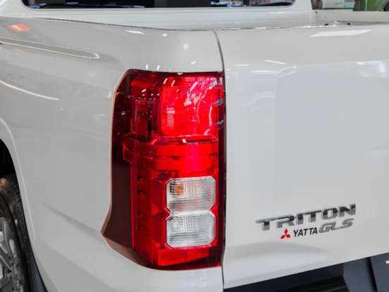 MITSUBISHI-TRITON-2.4 BITURBO DIESEL CD GLS 4X4 AUTOMÁTICO MITSUBISHI-TRITON-2026
