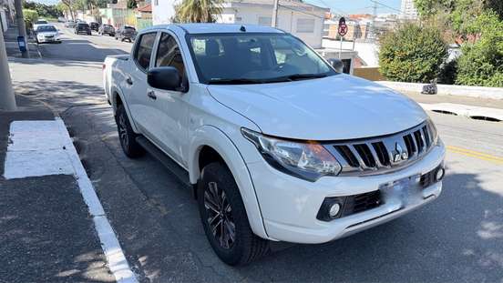 MITSUBISHI-L200 TRITON-2024