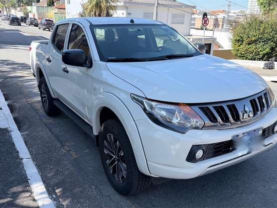 MITSUBISHI-L200 TRITON-2.4 16V TURBO DIESEL GLS CD 4X4 AUTOMÁTICO MITSUBISHI-L200 TRITON-2024
