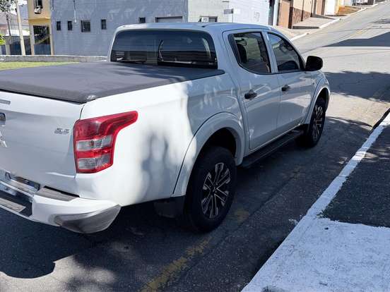 MITSUBISHI-L200 TRITON-2.4 16V TURBO DIESEL GLS CD 4X4 AUTOMÁTICO MITSUBISHI-L200 TRITON-2024