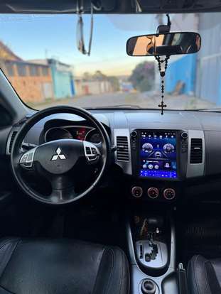 MITSUBISHI-OUTLANDER-2008