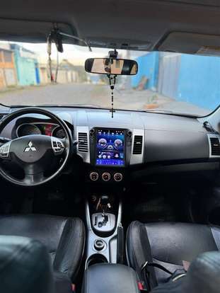 MITSUBISHI-OUTLANDER-2008