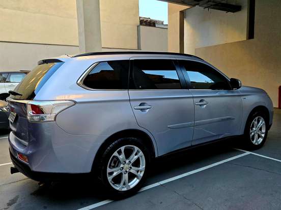 MITSUBISHI-OUTLANDER-3.0 GT 4X4 V6 24V GASOLINA 4P AUTOMÁTICO MITSUBISHI-OUTLANDER-2014