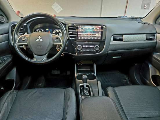 MITSUBISHI-OUTLANDER-3.0 GT 4X4 V6 24V GASOLINA 4P AUTOMÁTICO MITSUBISHI-OUTLANDER-2014