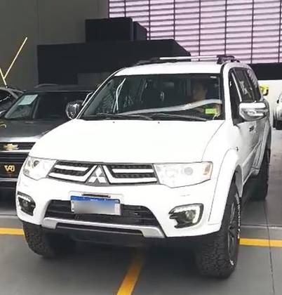 MITSUBISHI PAJERO DAKAR 3.5 HPE 7 LUGARES 4X4 V6 24V FLEX 4P AUTOMÁTICO