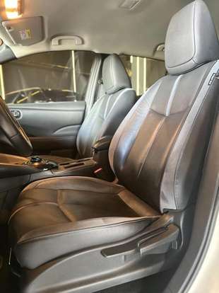 NISSAN-LEAF-2021