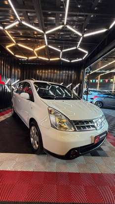 NISSAN-LIVINA-2011