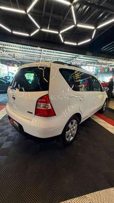 NISSAN-LIVINA-2011