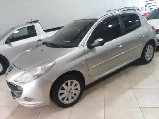 PEUGEOT 207 1.6 XS 16V FLEX 4P AUTOMÁTICO PEUGEOT 207 1.6 XS 16V FLEX 4P AUTOMÁTICO