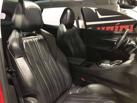 PEUGEOT-3008-2019
