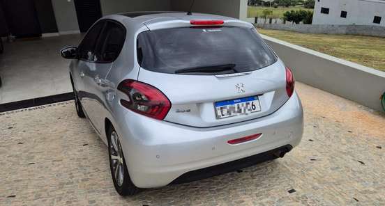 PEUGEOT-208-2019