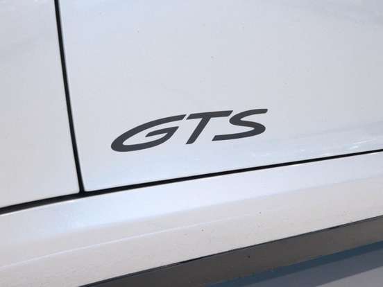 PORSCHE-911-2024