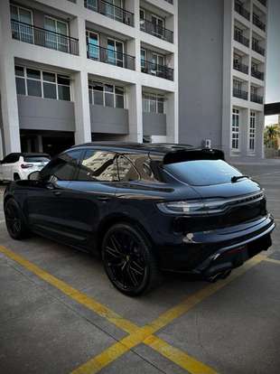 PORSCHE-MACAN-2025