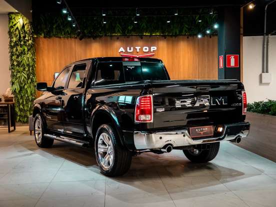 RAM-CLASSIC-5.7 V8 GASOLINA LARAMIE CD 4X4 AUTOMÁTICO RAM-CLASSIC-2023