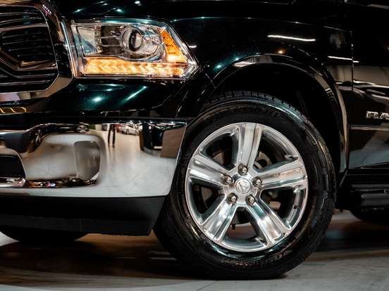 RAM-CLASSIC-5.7 V8 GASOLINA LARAMIE CD 4X4 AUTOMÁTICO RAM-CLASSIC-2023