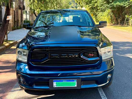 RAM-1500-5.7 V8 GASOLINA LIMITED NIGHT EDITION CD 4X4 AUTOMÁTICO RAM-1500-2023